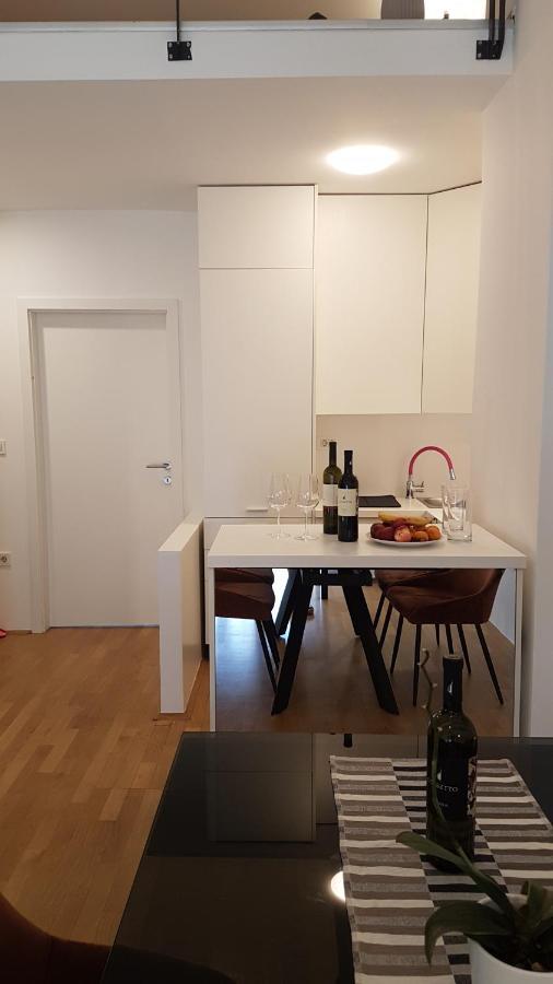 Deluxe Apartment Kristian Whit A Private Parking Rijeka Exteriör bild